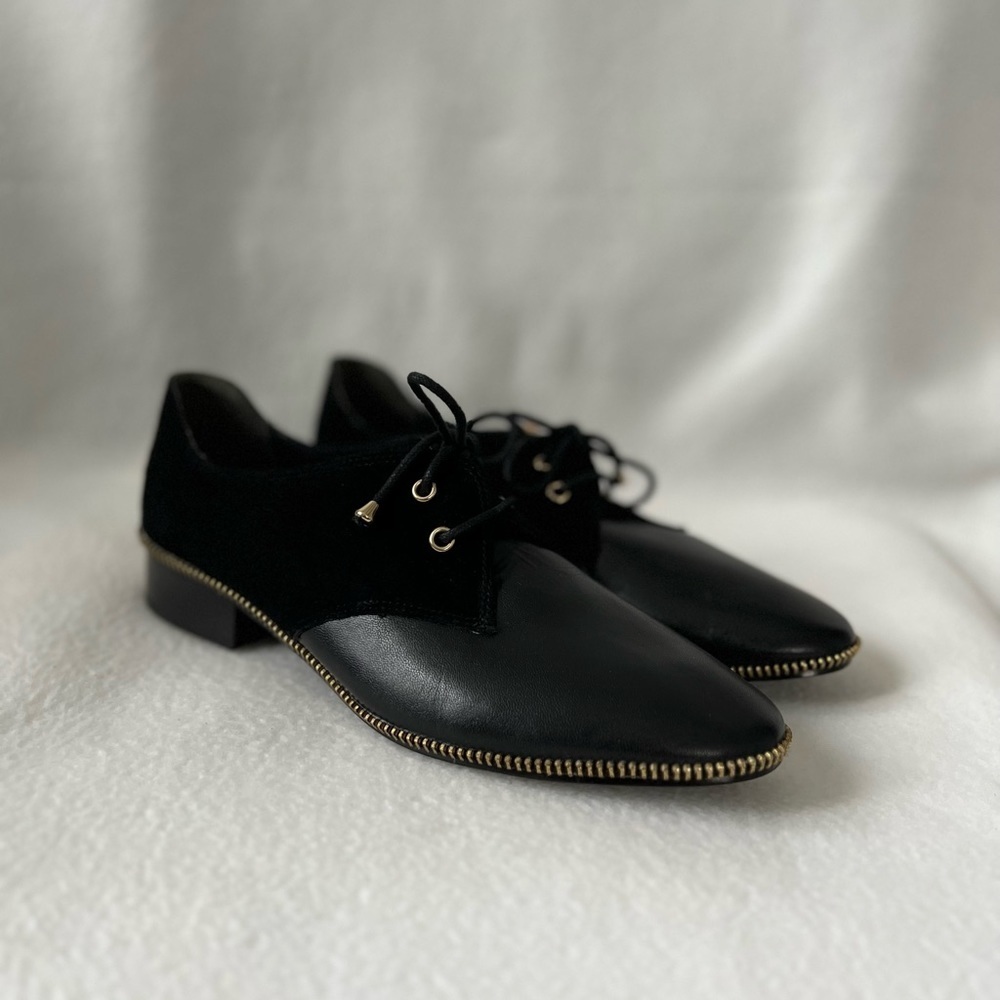 Adrianna Papell Size 8 1/2 Leather Black Lace-Up Loafer with Zippered Accent